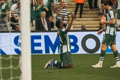 Bursaspor'un Nijeryalı forveti Iheanacho 5 maçta 6 gole ulaştı