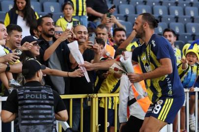 Fenerbahçe’den Eyüpspor maçı öncesinde kadın taraftarlara anlamlı jest