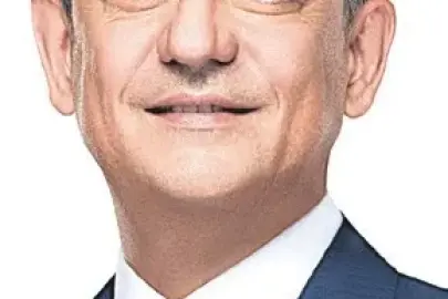Rüzgâr esti, dal kırıldı