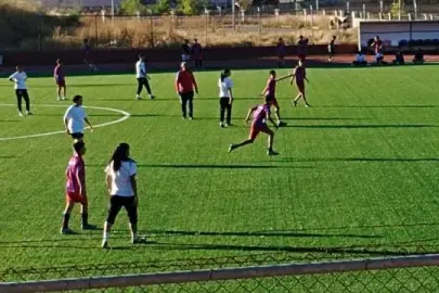 Ağrı’da Amatör Spor Haftası’nda anlamlı dostluk maçı