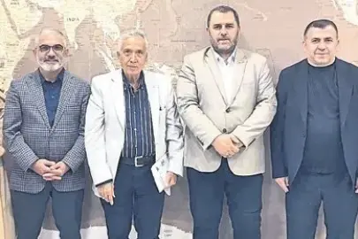 Bayrak... Atatürk... Ve siyaset