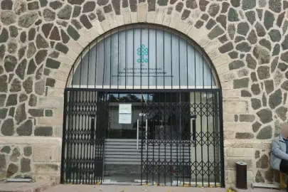 İzmir’de 2 bin yıllık Zeus heykel başı ele geçirildi